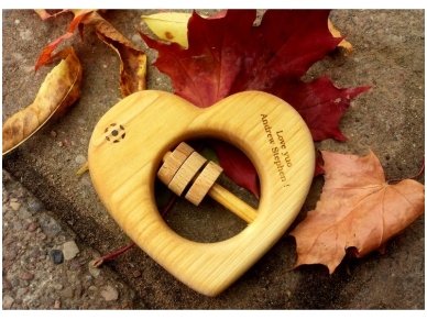 Organic wooden rattle teether 'Heart' 6