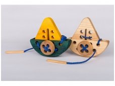 Lacing toy ship